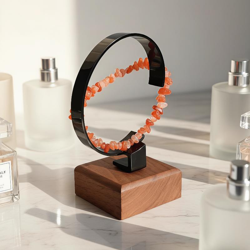 Wooden C-Shaped Watch Holder J - đánh giá và giá Jewelry And Watches Inc