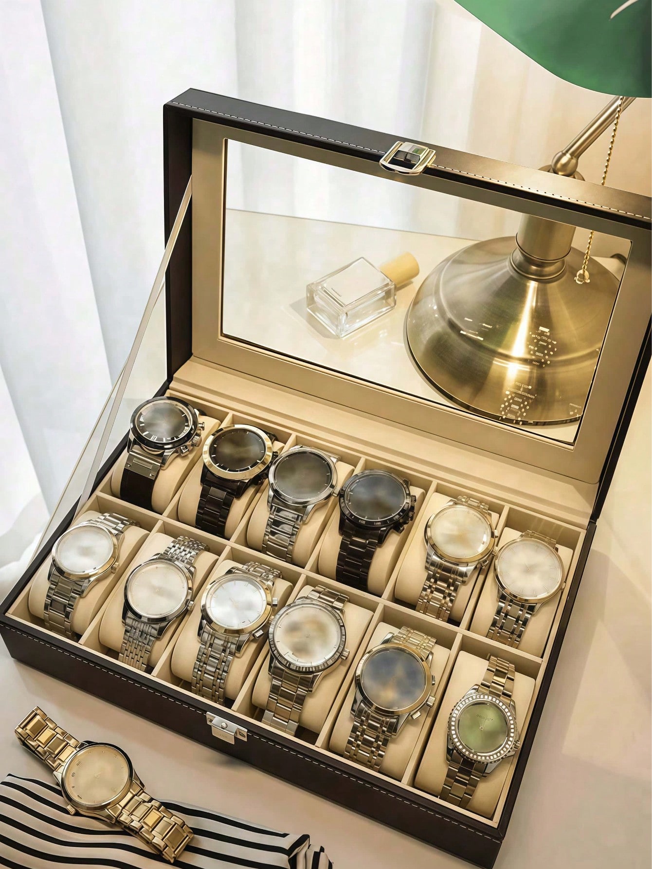 Leather Watch Box with Lock, L - đánh giá và giá Watch Display Box